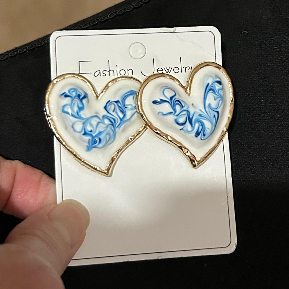 Framed in Gold Trim Oil Dripping Blue on White Porcelain Heart Earrings - Picture 6 of 7